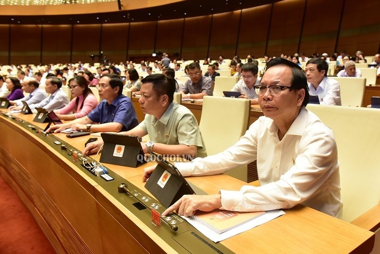 Quoc hoi dong y giam 30% thue cho doanh nghiep doanh thu duoi 200 ty hinh anh