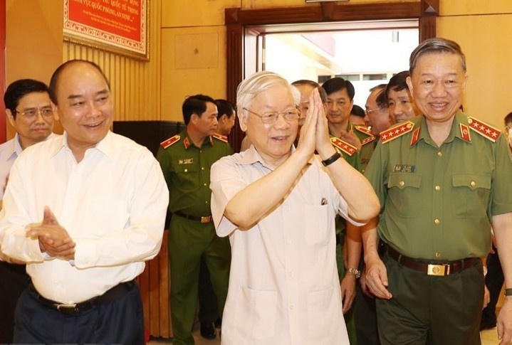 Tong bi thu: 'Khong de can bo vi pham co cau vao cap uy' hinh anh