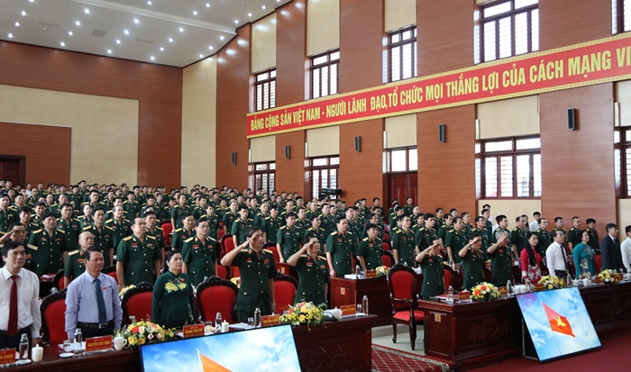 Lanh dao quan doi se khong duoc lap cong ty trong nam dau sau nghi huu hinh anh