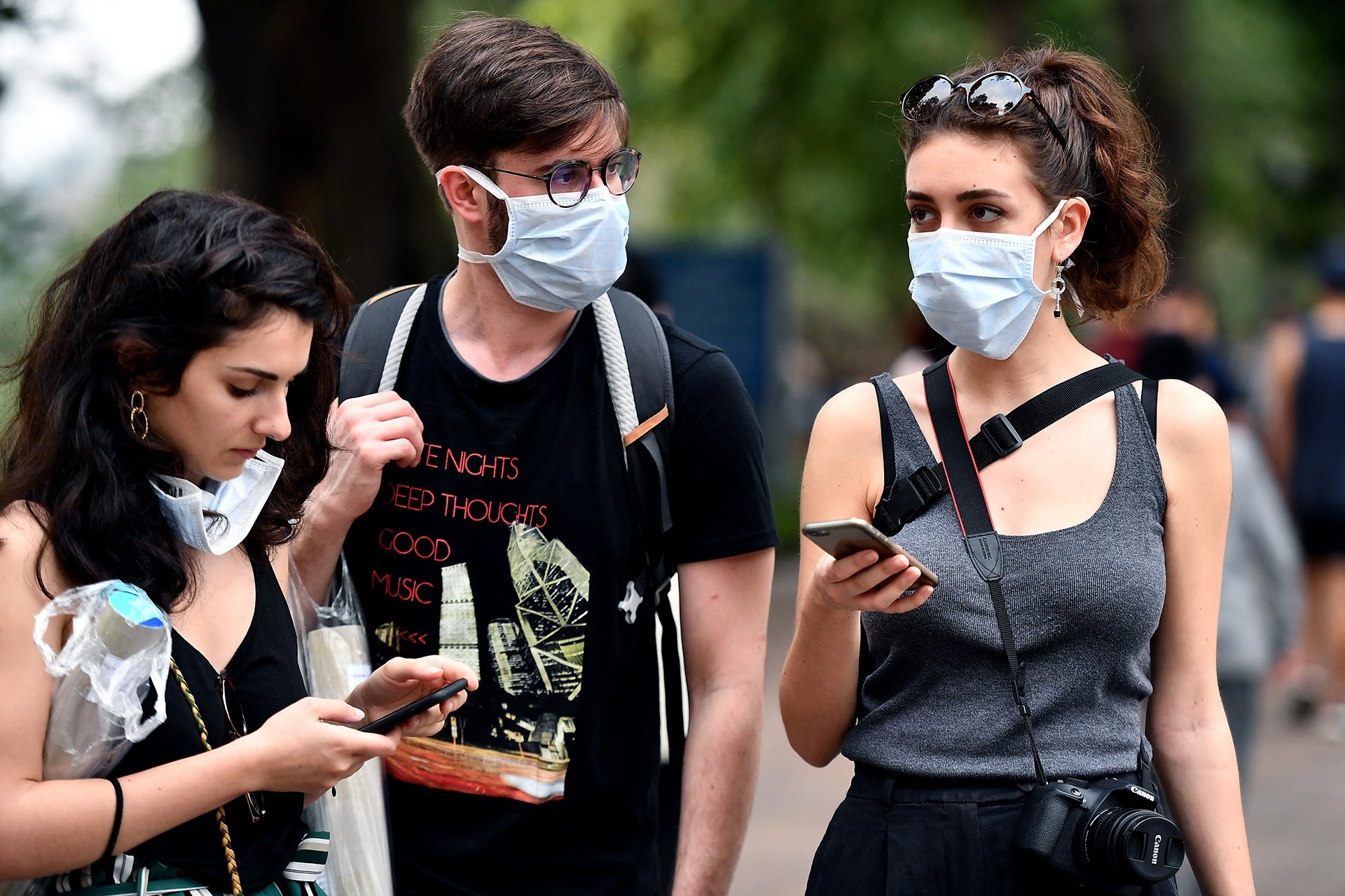 khuyen cao viec mo cua bien gioi anh 1