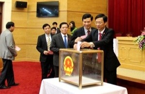 Thu tuong dong y cho Quang Ninh bau them 1 pho chu tich tinh hinh anh