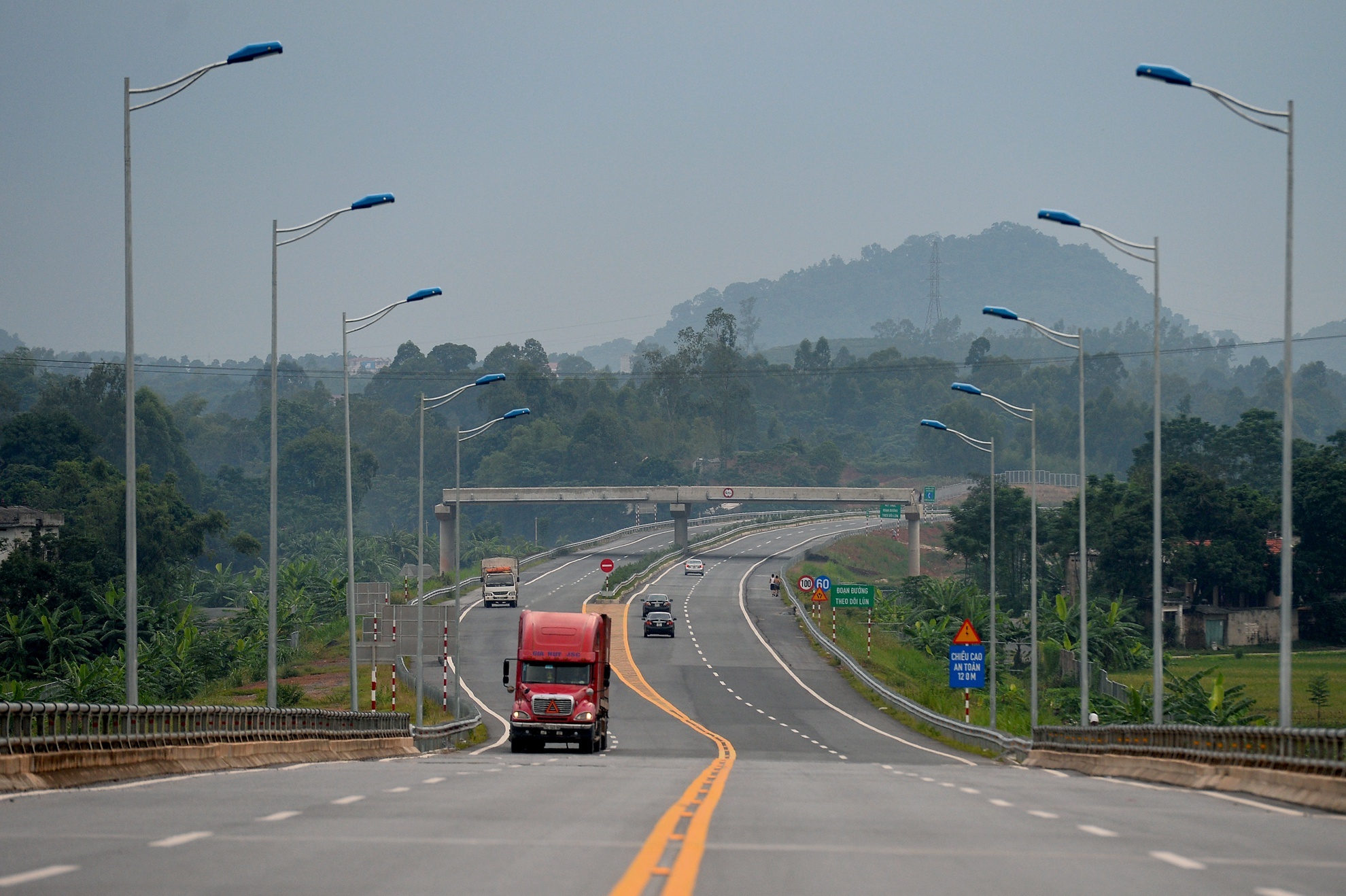 2 duong vanh dai, 3 cao toc phia nam duoc Quoc hoi dat len ban nghi su hinh anh