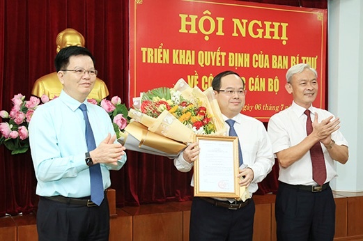 Ong Quan Minh Cuong lam Pho bi thu Dong Nai hinh anh