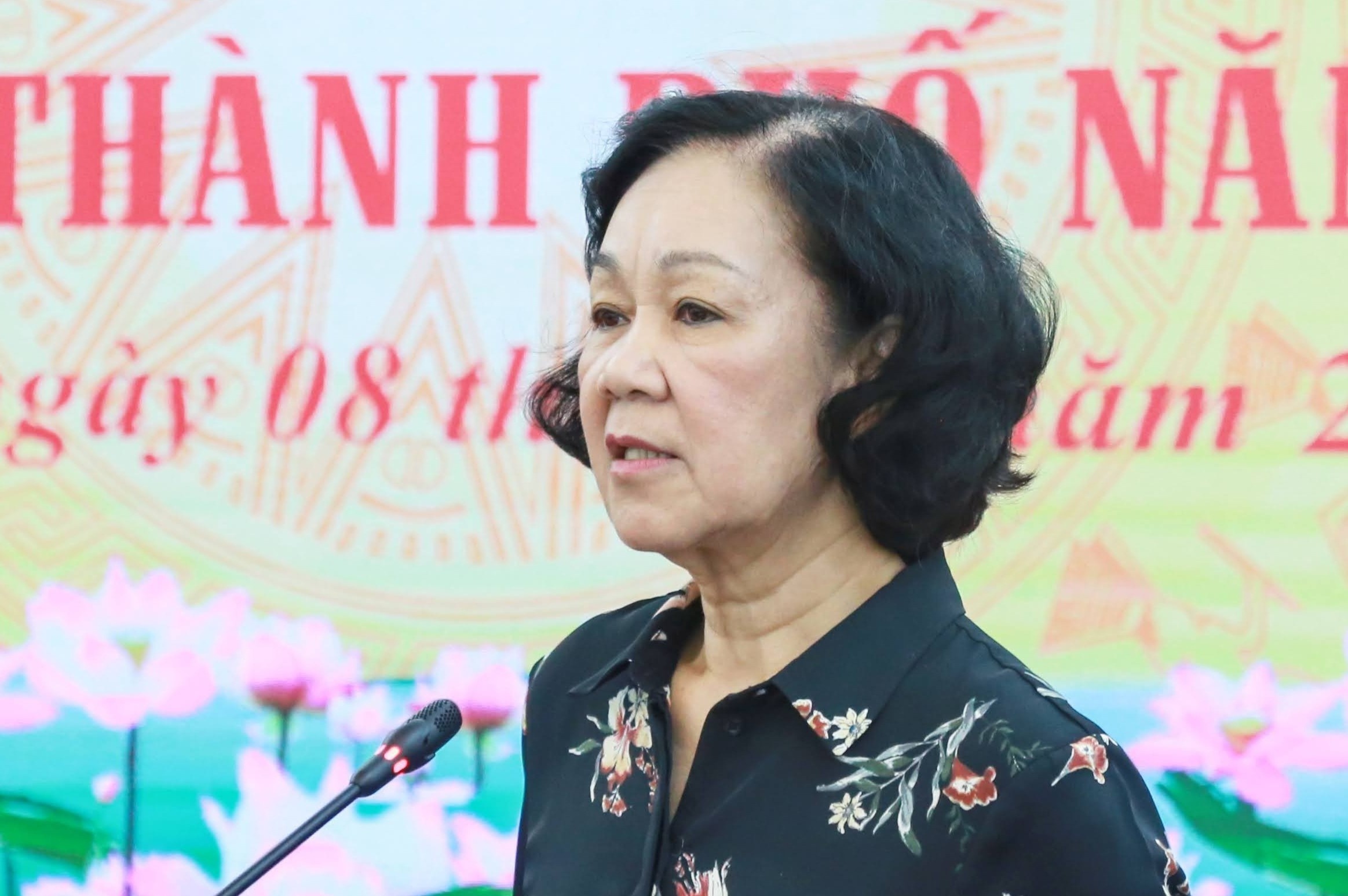 Bo Chinh tri dung thi diem Truong ban Dan van kiem Chu tich MTTQ hinh anh