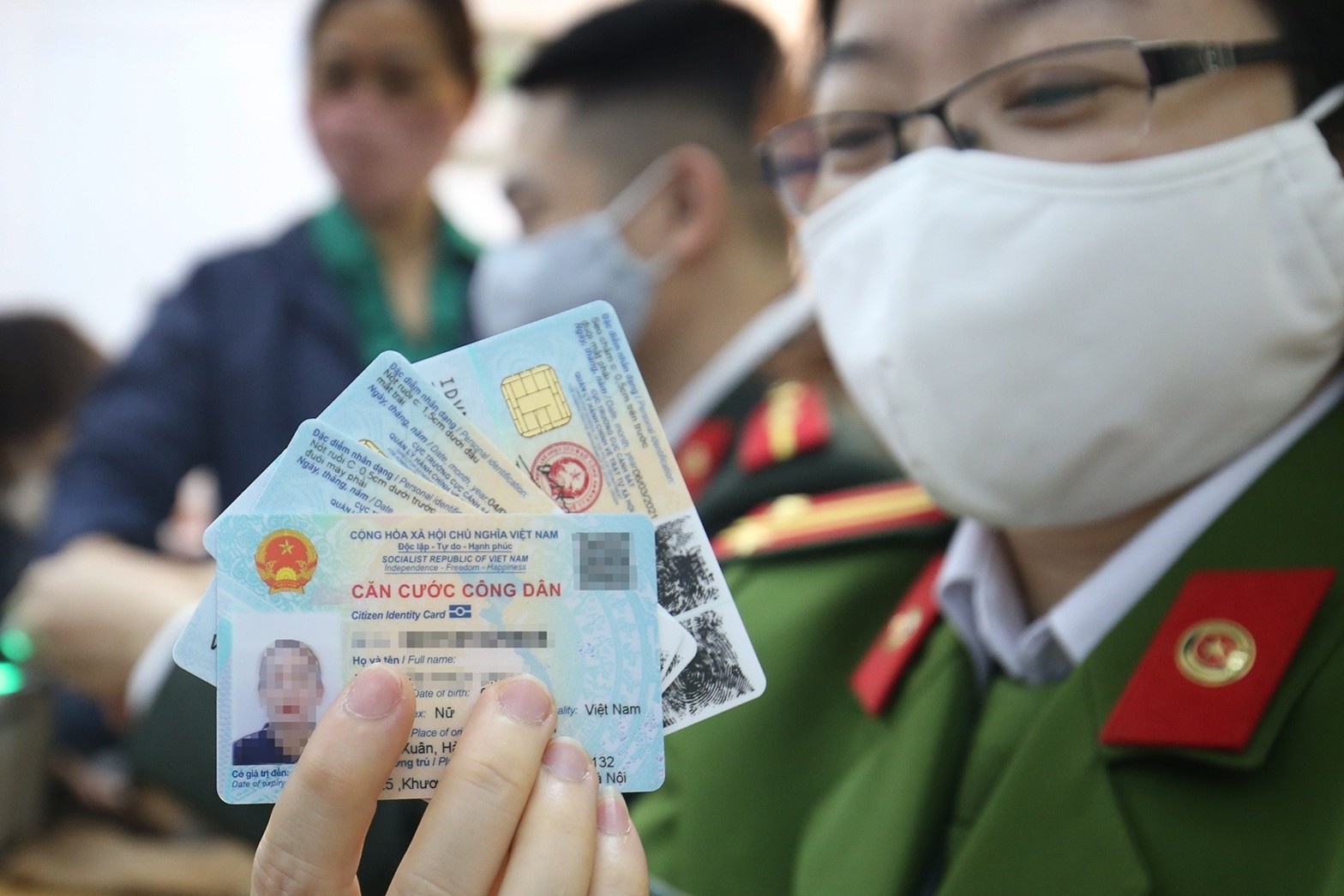 Cap 50 trieu can cuoc cong dan gan chip truoc thang 7 hinh anh