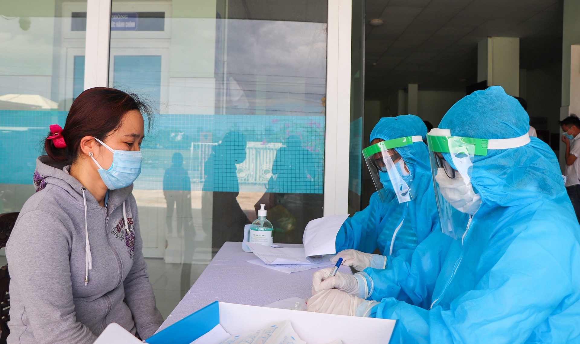 Pho thu tuong: It nhat 1 nam nua vaccine moi co the den voi moi nguoi hinh anh