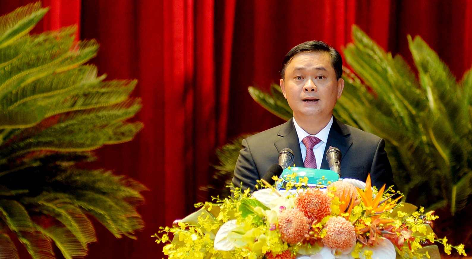 tieu su Bi thu Nghe An Thai Thanh Quy anh 1