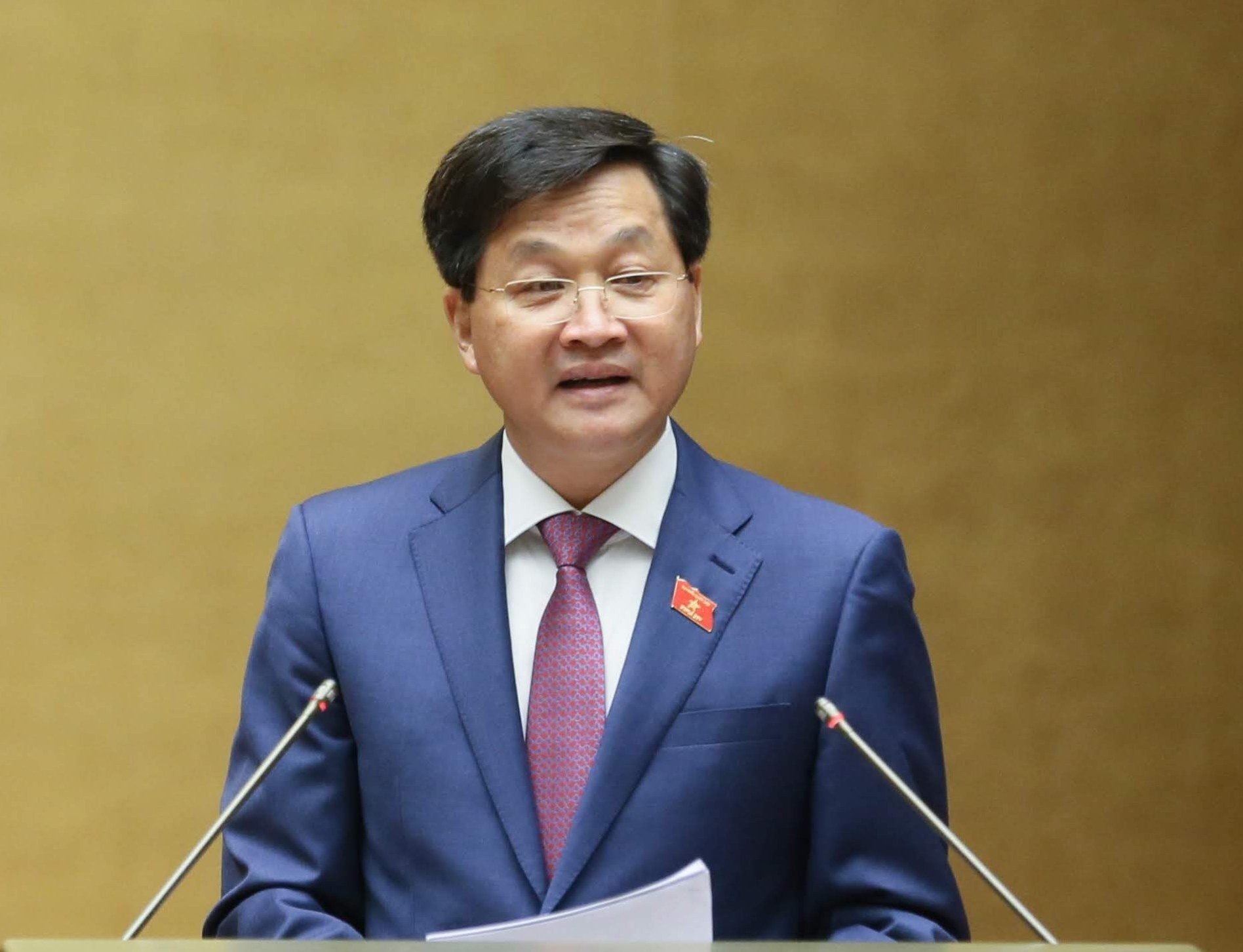 tam dinh chi can bo dien Bo Chinh tri quan ly anh 1