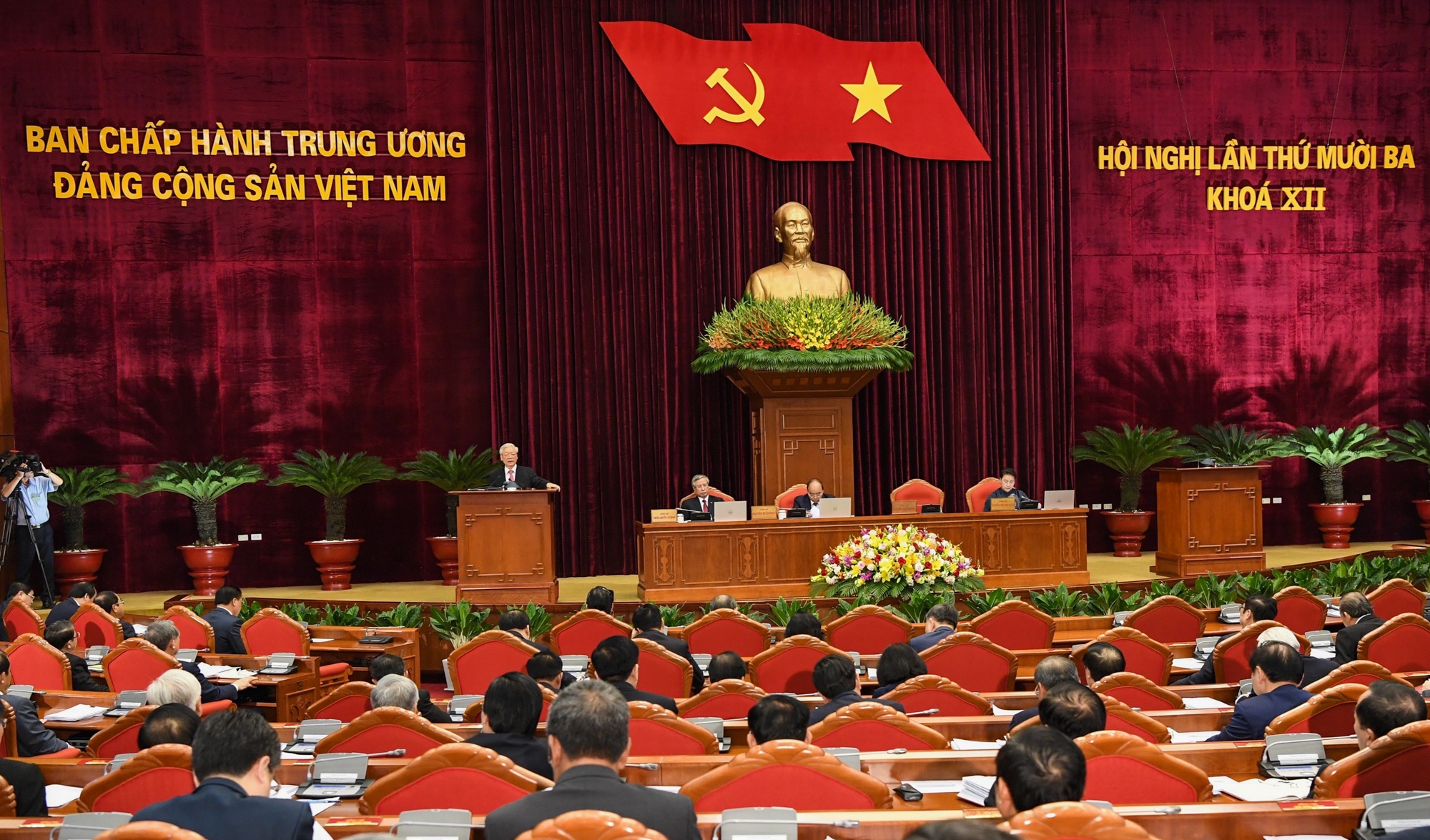 phat bieu cua Tong bi thu tai Hoi nghi Trung uong 13 anh 3