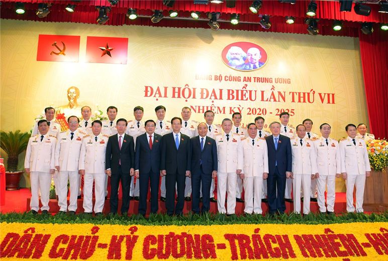 cuong quyet xu ly can bo cong an sai pham anh 3