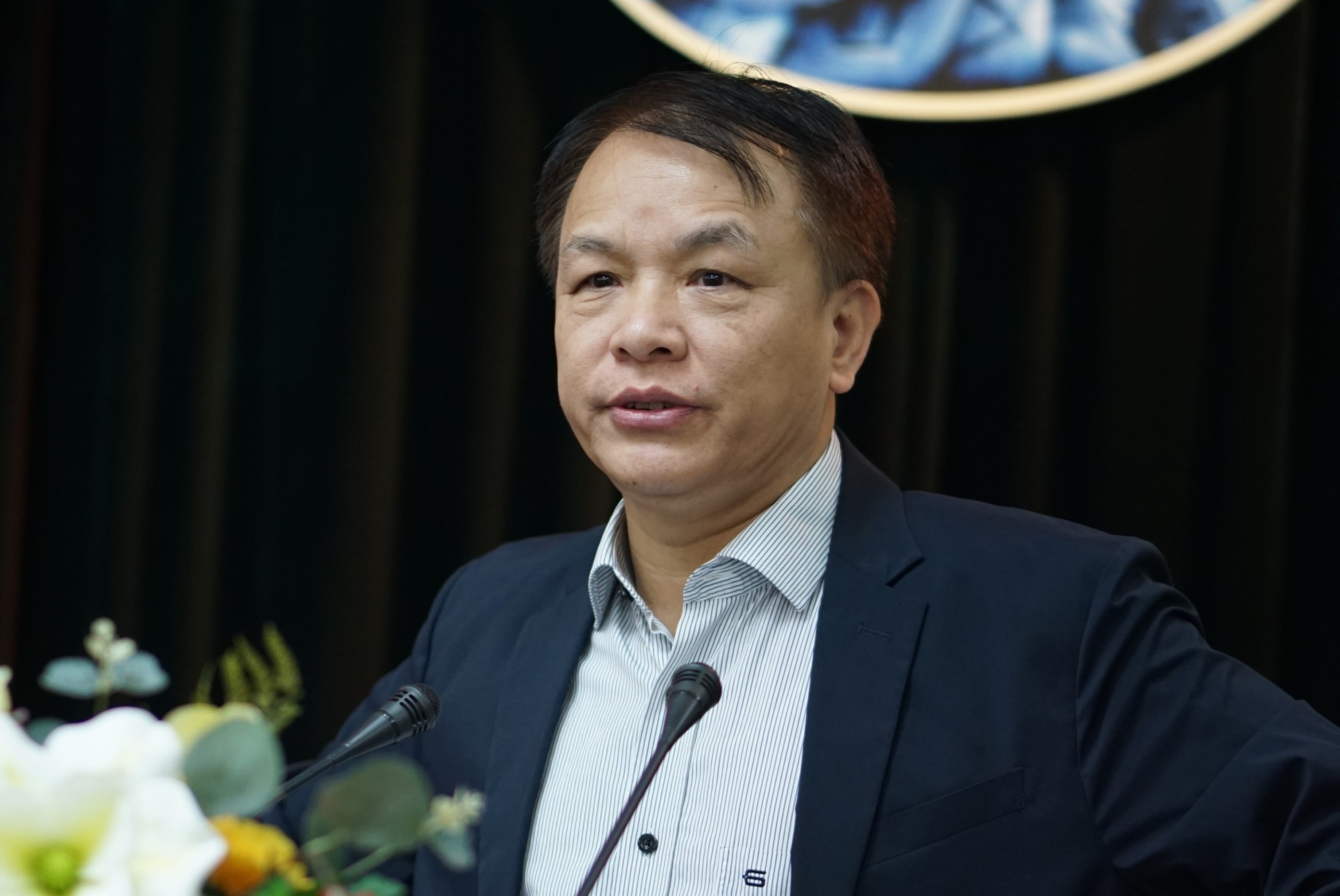 chua xem xet truong hop dac biet o Hoi nghi Trung uong 13 anh 1