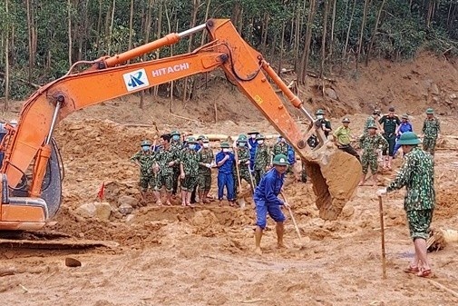 Thu tuong: Tap trung moi nguon luc cuu ho nan nhan o Hue va Quang Tri hinh anh