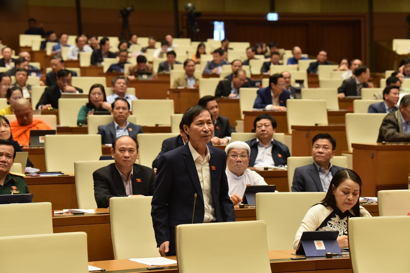 de nghi dieu tra sai sot trong SGK lop 1 anh 2