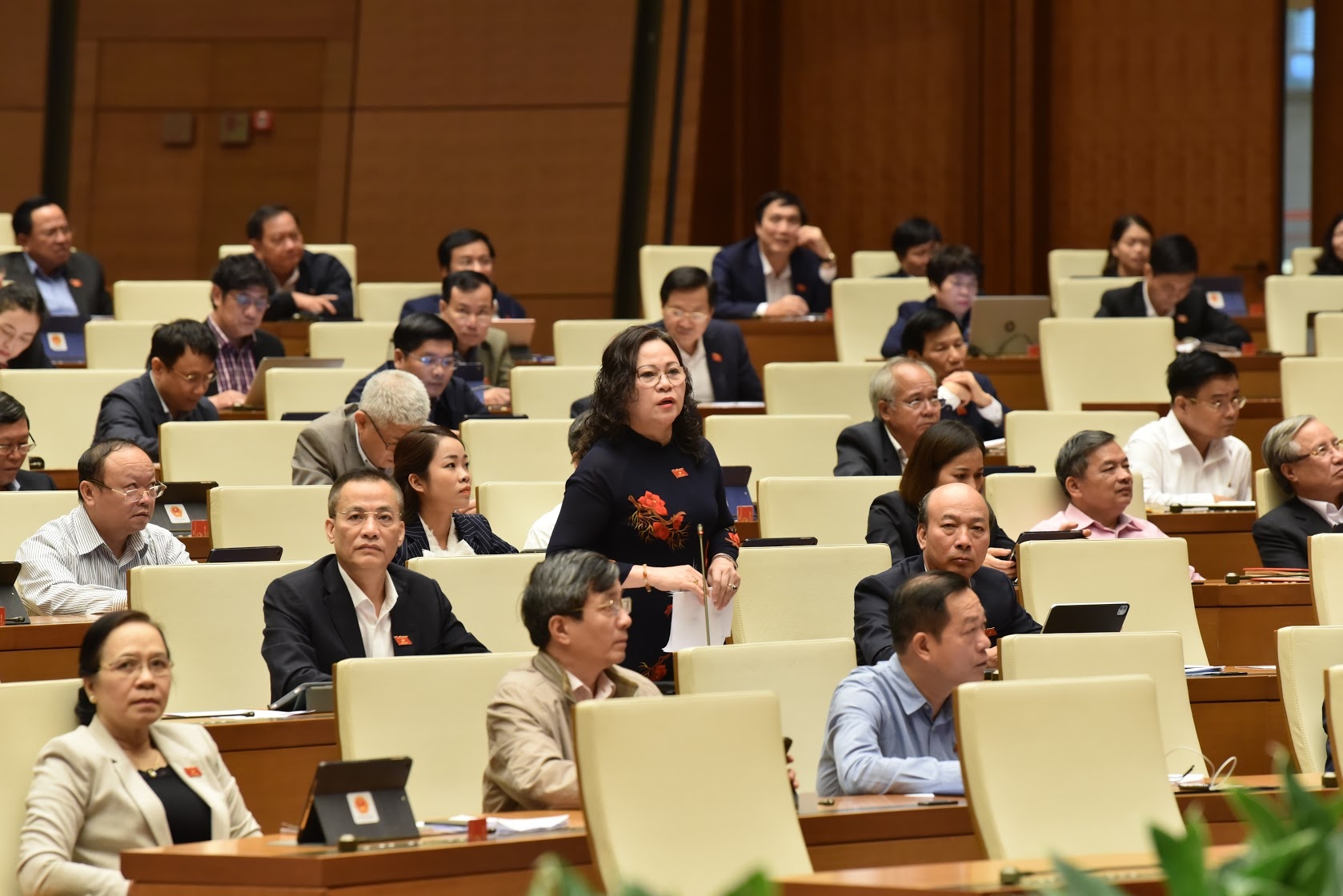 de nghi dieu tra sai sot trong SGK lop 1 anh 4