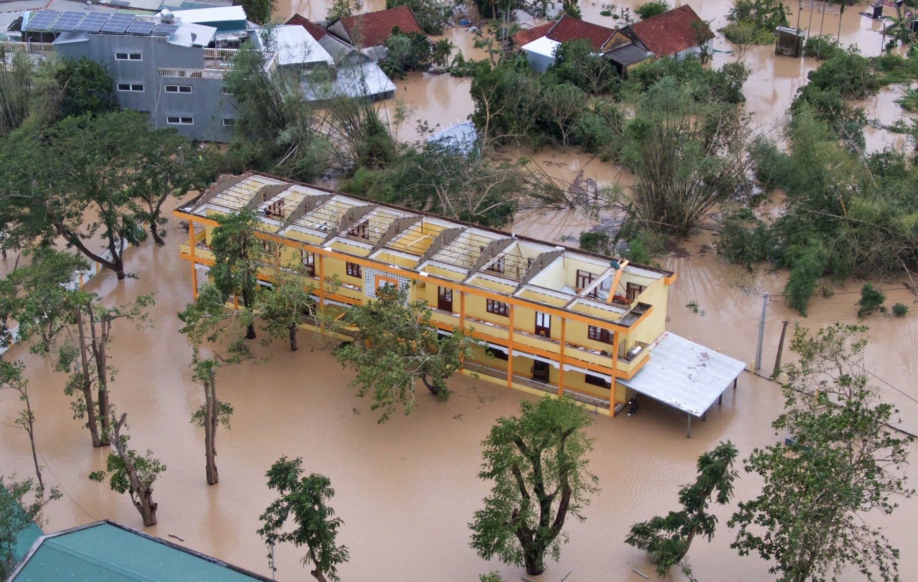 nguyen nhan gay sat lo o mien Trung anh 2