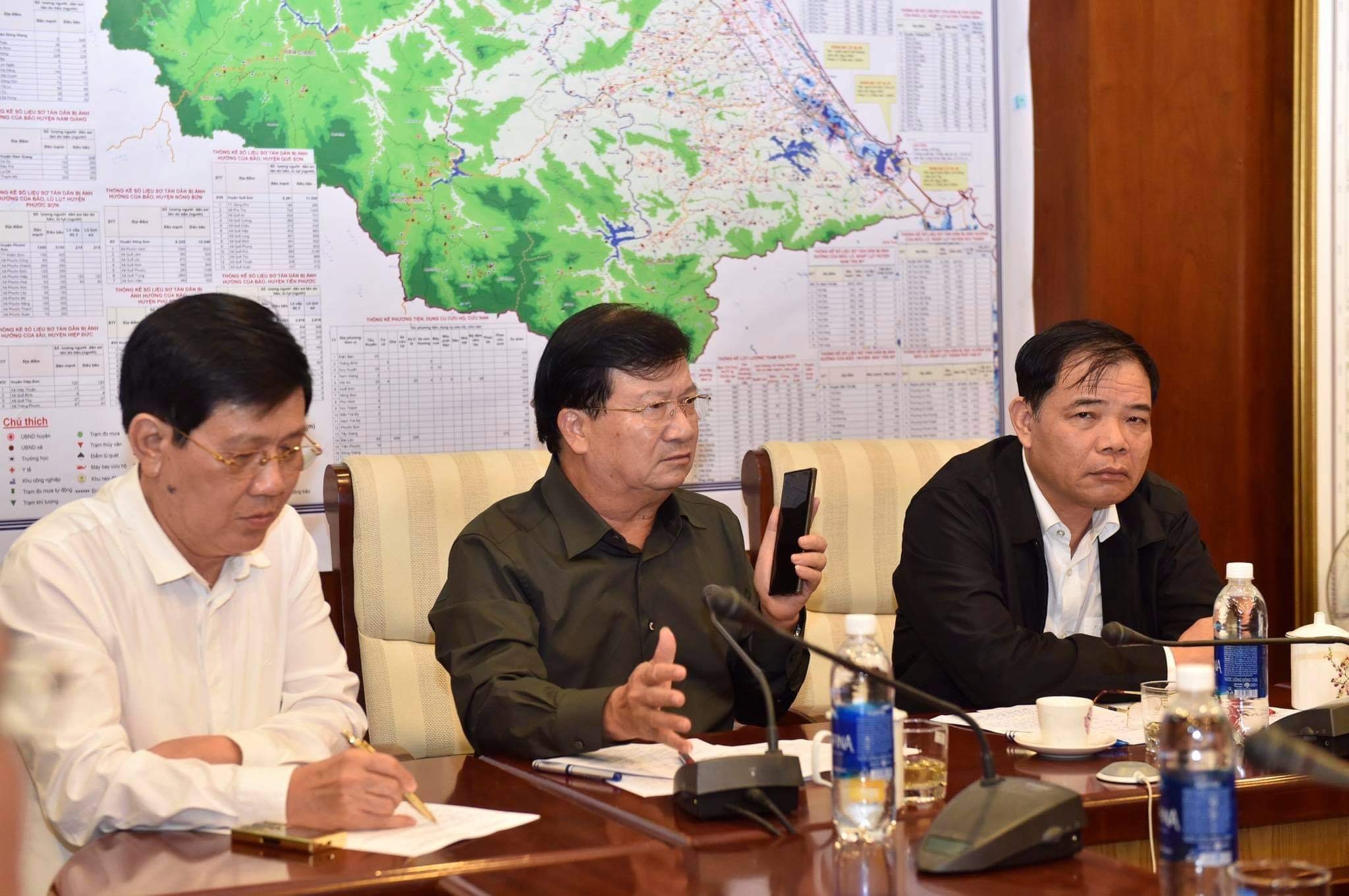 cu tau hai quan cuu nan thuyen vien gap nan tren bien anh 1