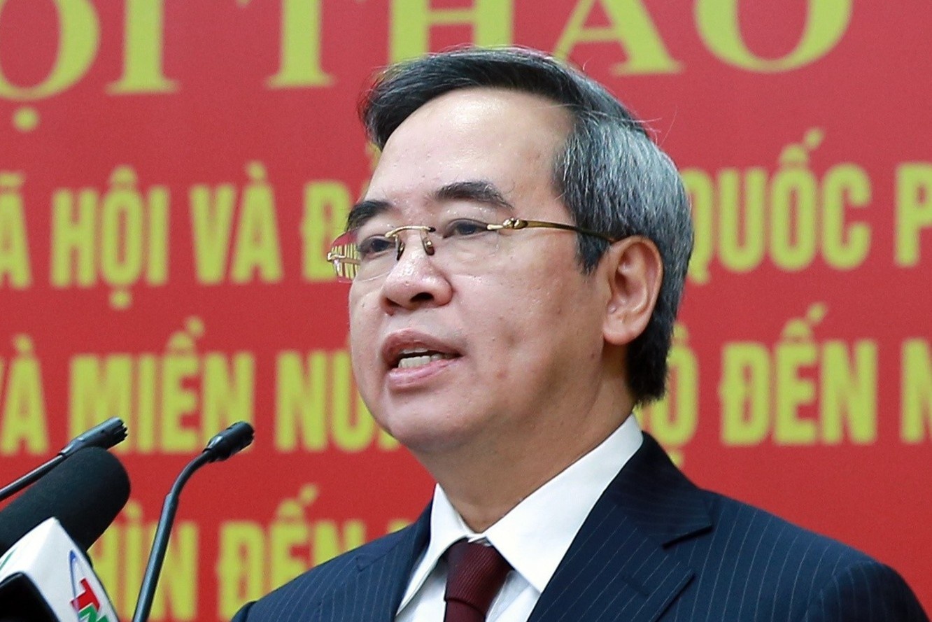 Ong Nguyen Van Binh bi ky luat canh cao hinh anh