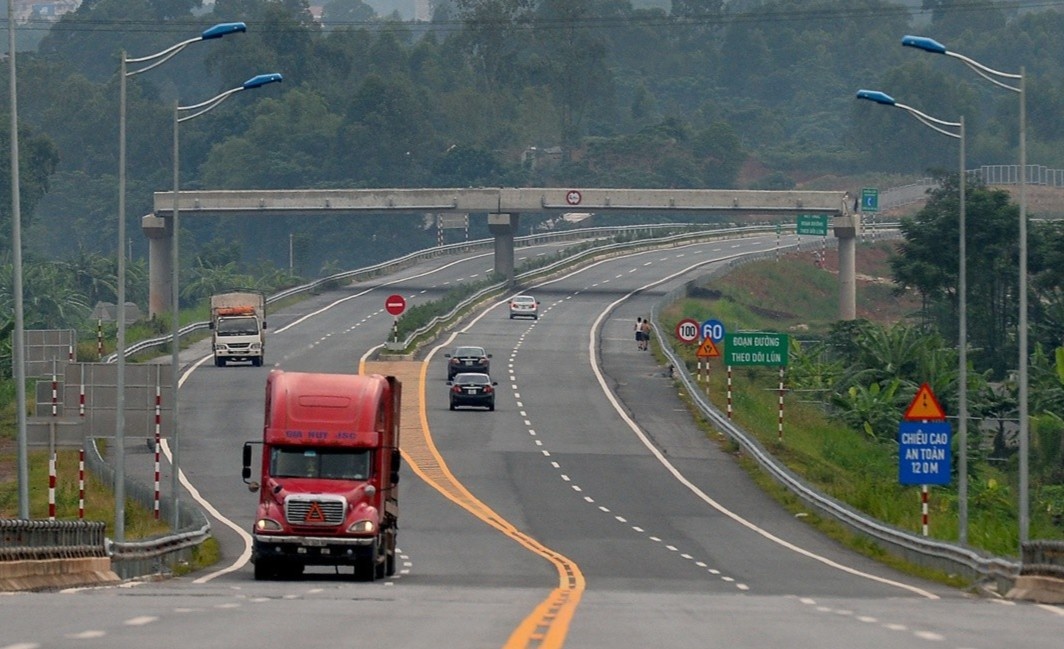 Thu tuong dat muc tieu 5.000 km cao toc vao 2030 hinh anh