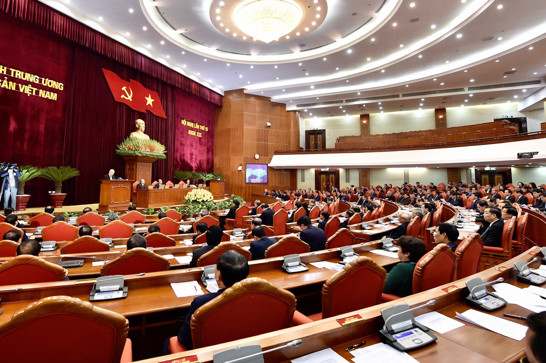 Hoi nghi Trung uong 15 de cu nhan su 4 chuc danh chu chot anh 1