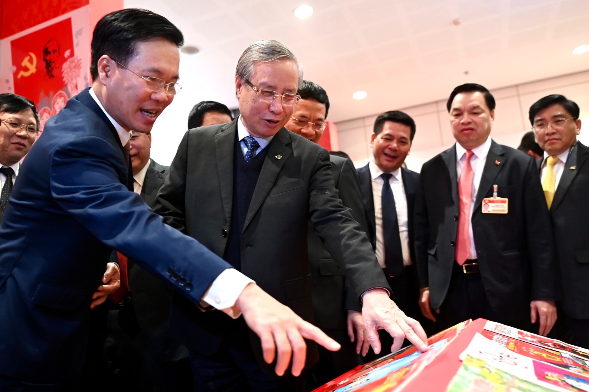 Hon 67% dai bieu du Dai hoi XIII co trinh do thac si tro len hinh anh