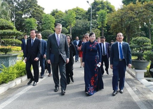 Khong gian Hoa Ky tai Thai Nguyen hinh anh