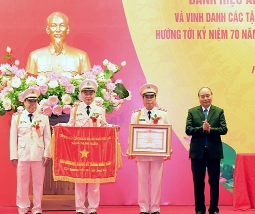 Cuc An ninh dieu tra nhan danh hieu Anh hung luc luong vu trang hinh anh