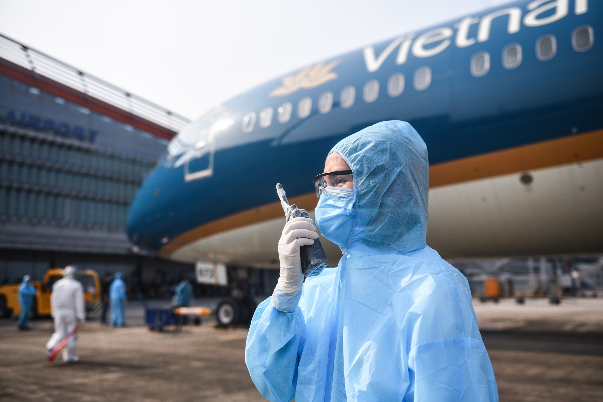 xem xet dung chuyen bay tu vung co bien the cua nCoV anh 1