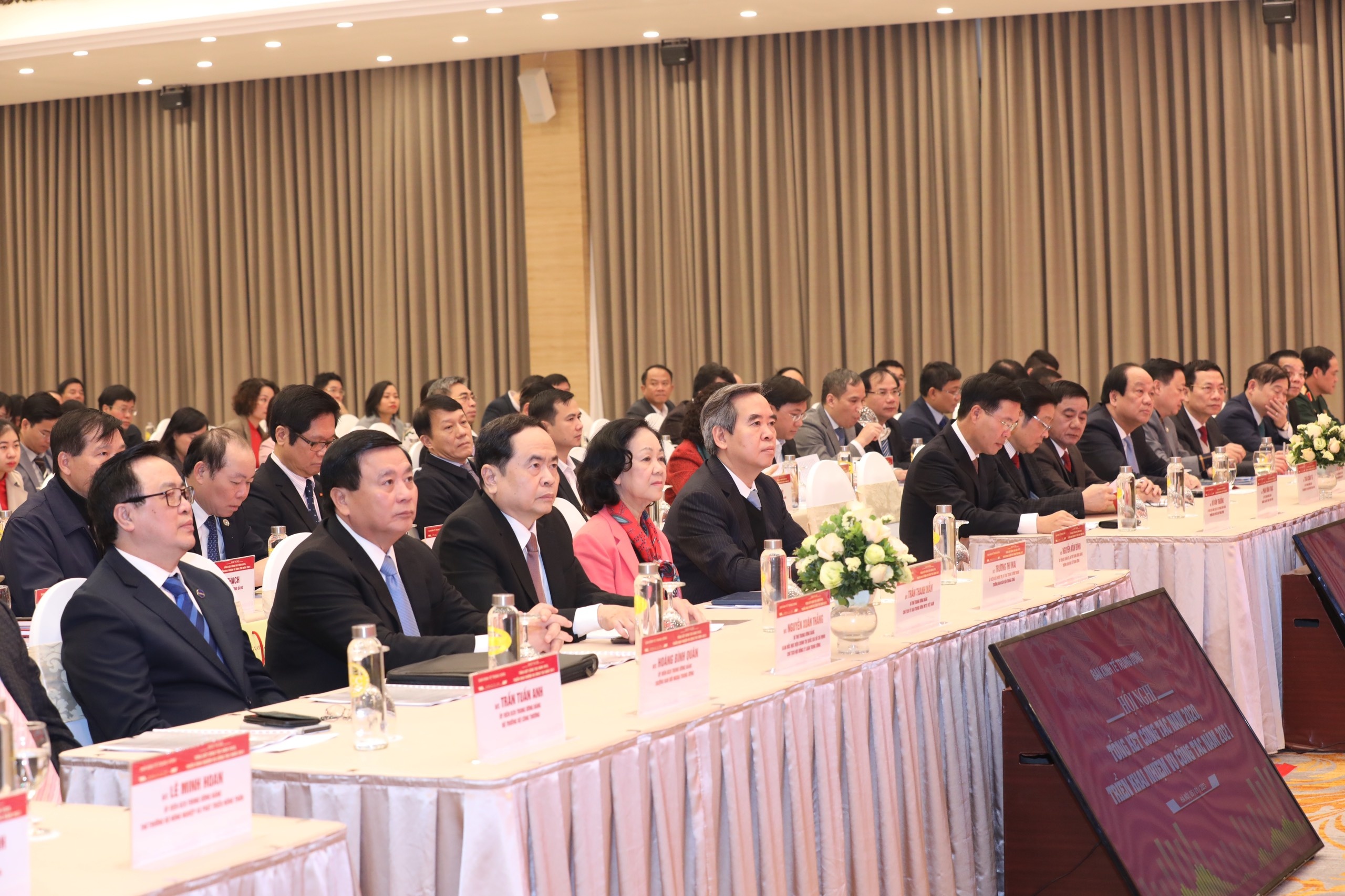 Ban Kinh te Trung uong tong ket nhiem ky 5 nam anh 2