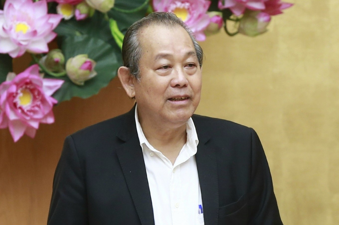 Xem xet dieu chuyen nguoi dung dau khi cap duoi tham nhung hinh anh