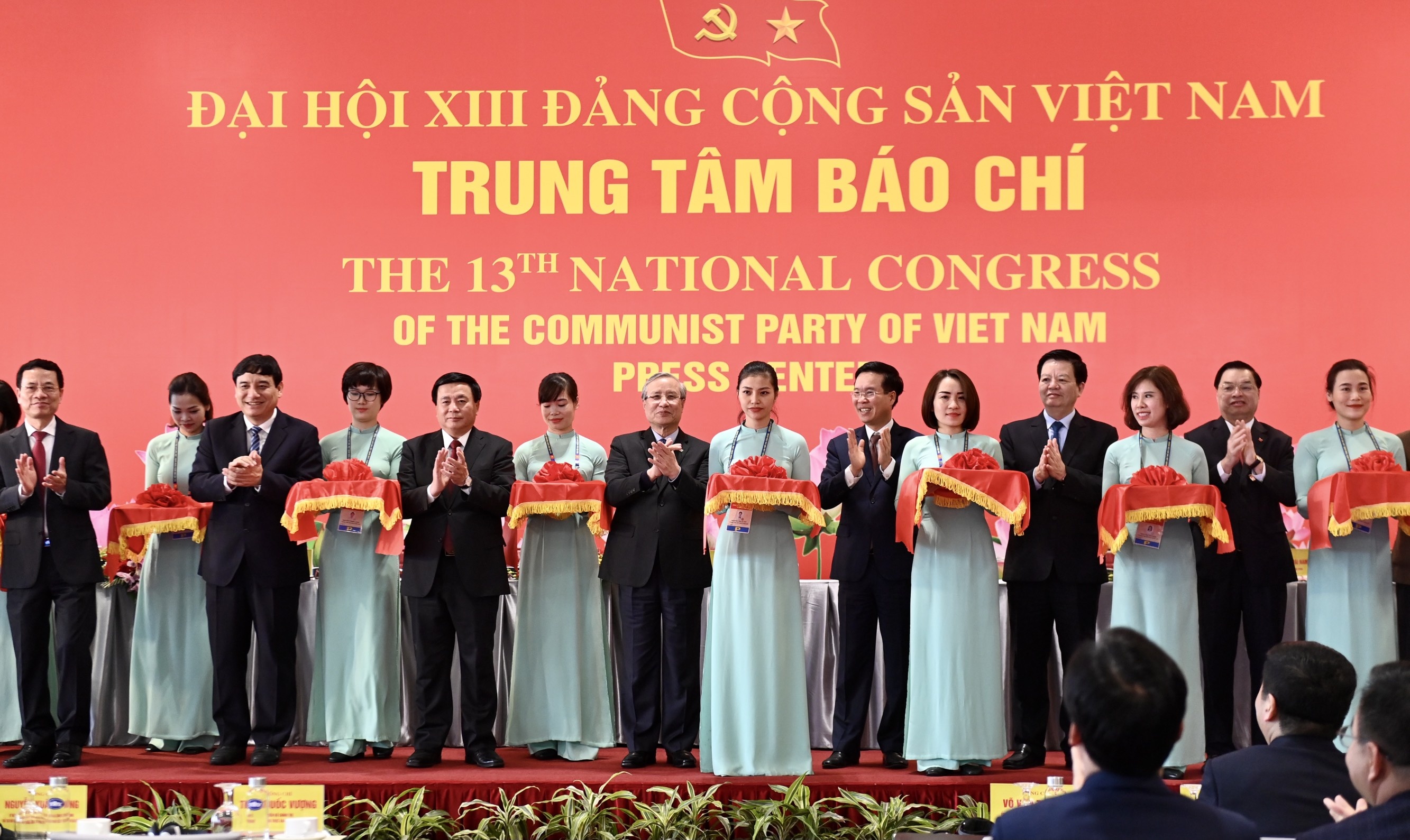 Hop bao truoc Dai hoi Dang XIII anh 12