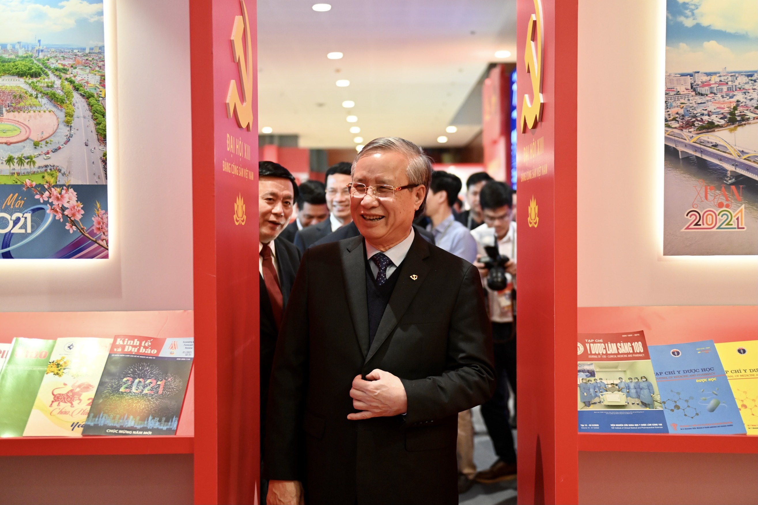 Hop bao truoc Dai hoi Dang XIII anh 4