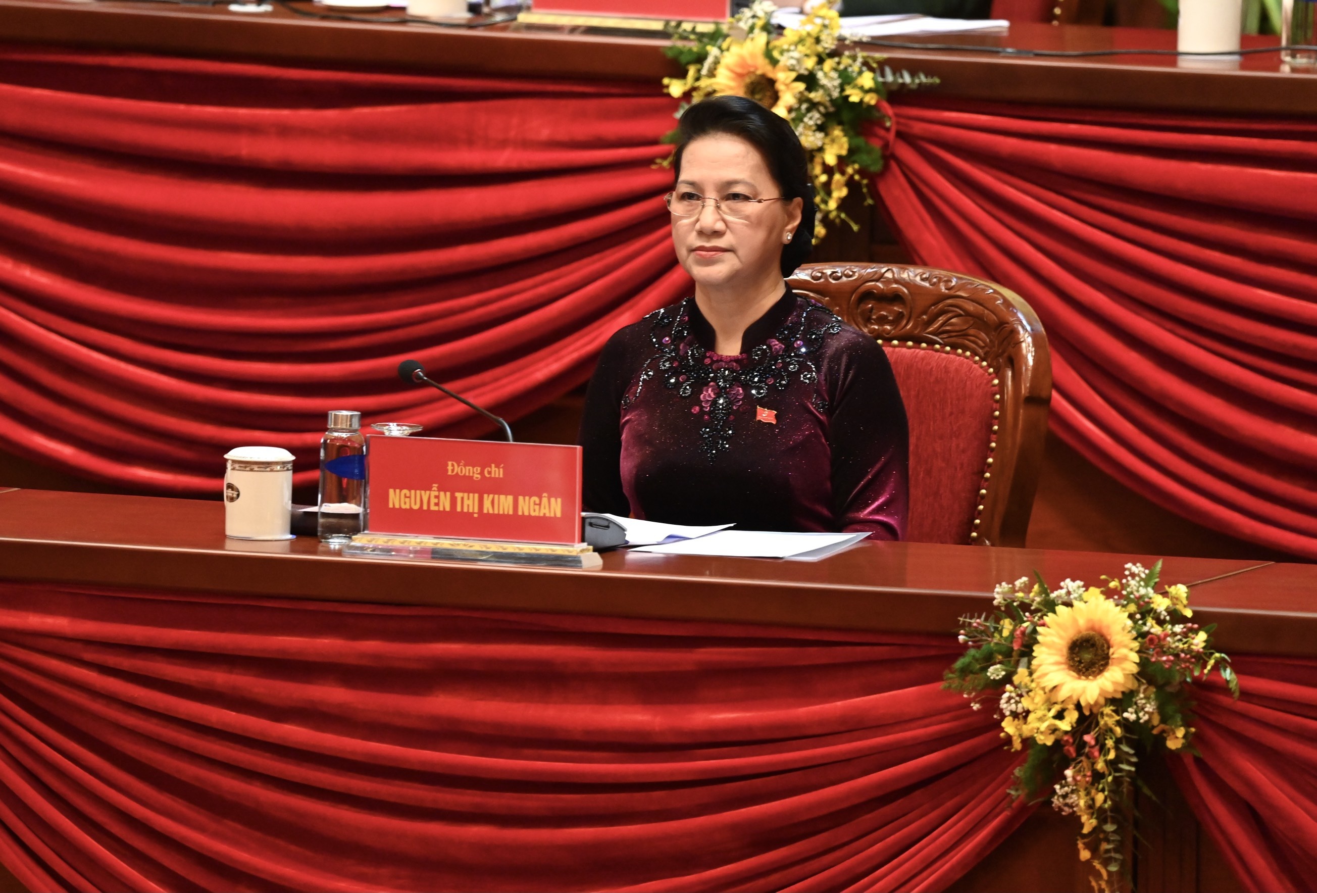 Dai hoi Dang XIII bau 17 uy vien bo chinh tri vao doan chu tich anh 1