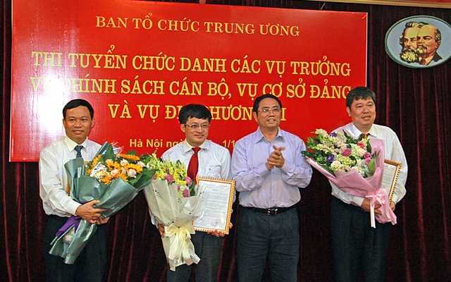dau an nhiem ky cua Ban To chuc Trung uong anh 7