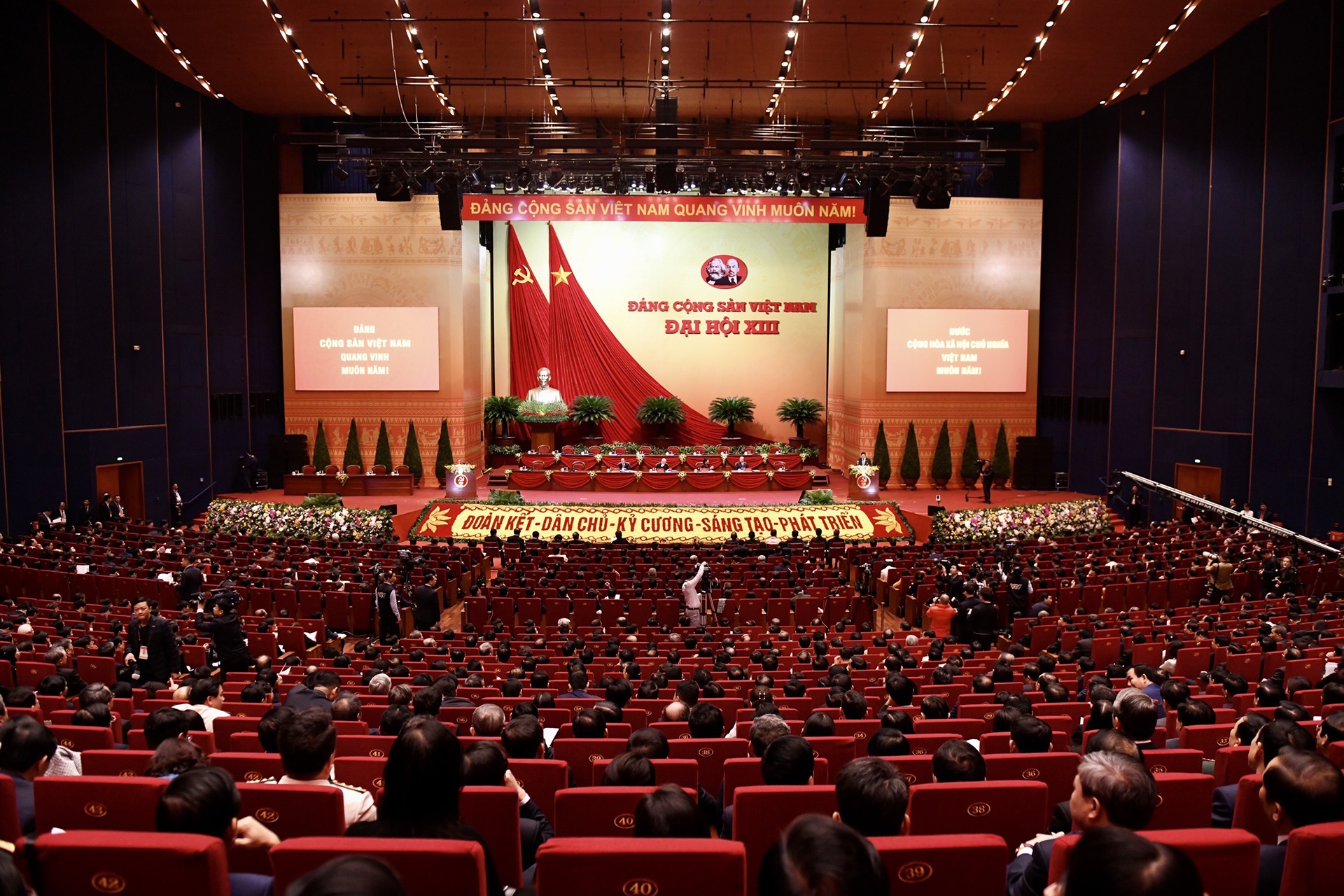 khai mac Dai hoi Dang toan quoc lan thu XIII anh 1