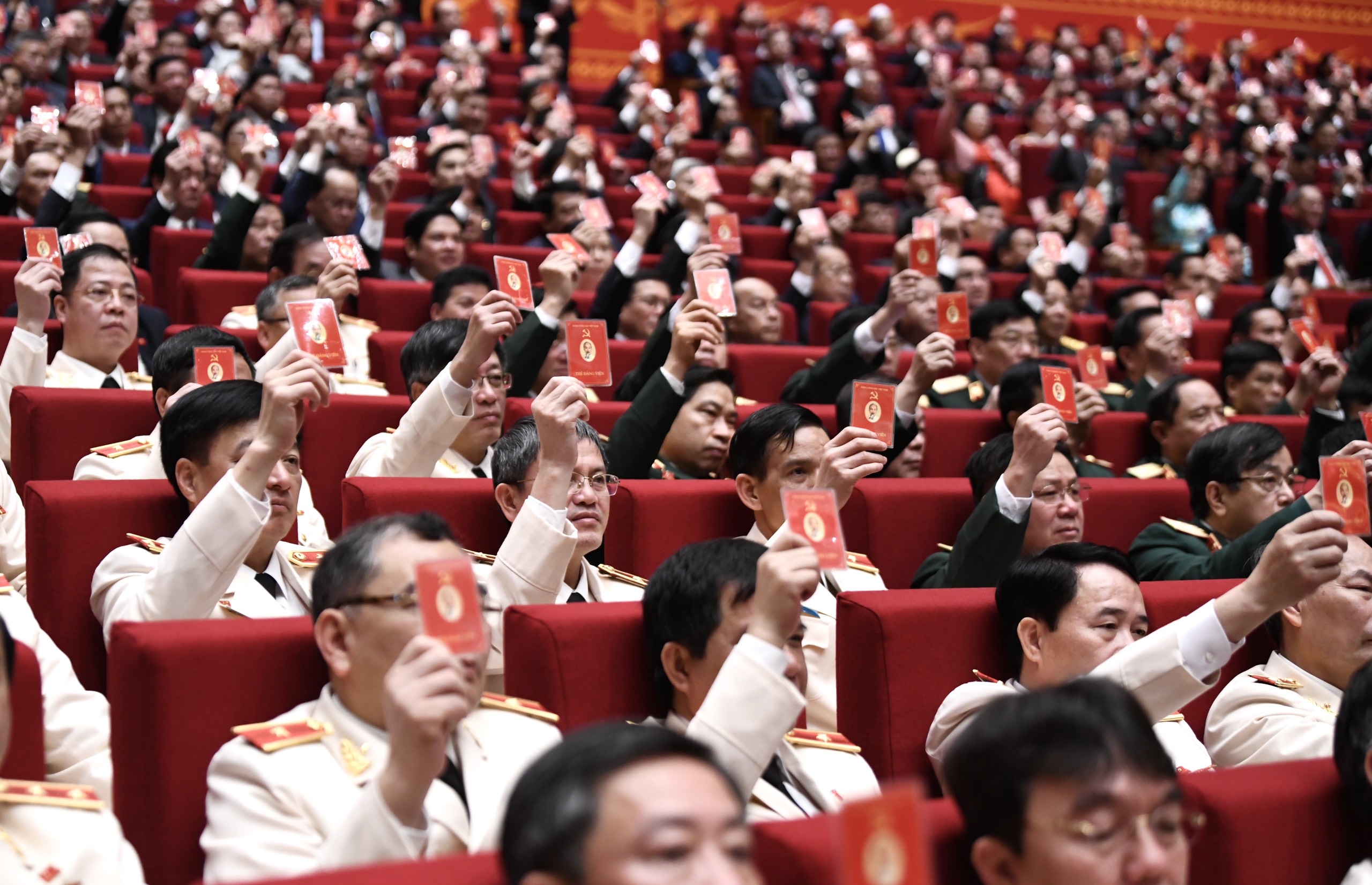 Can bo chu chot phai neu guong hoc tap Nghi quyet Dai hoi XIII hinh anh