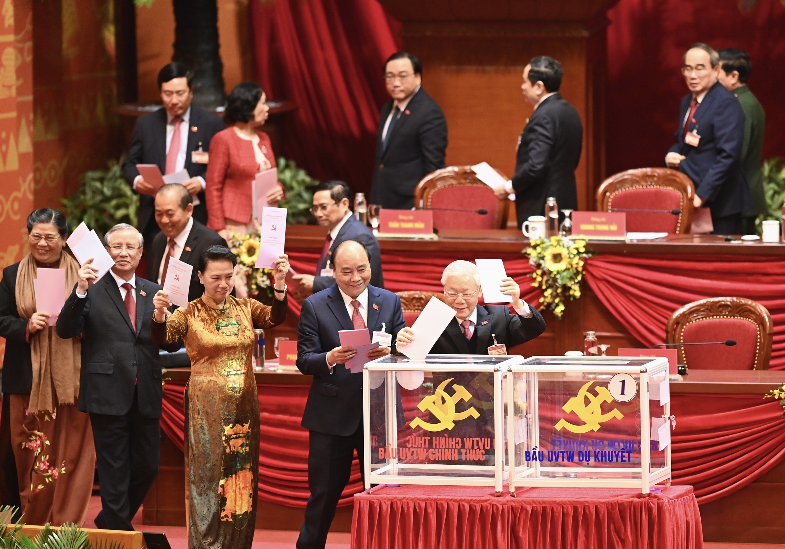 Trung uong khoa moi bau Tong bi thu anh 1