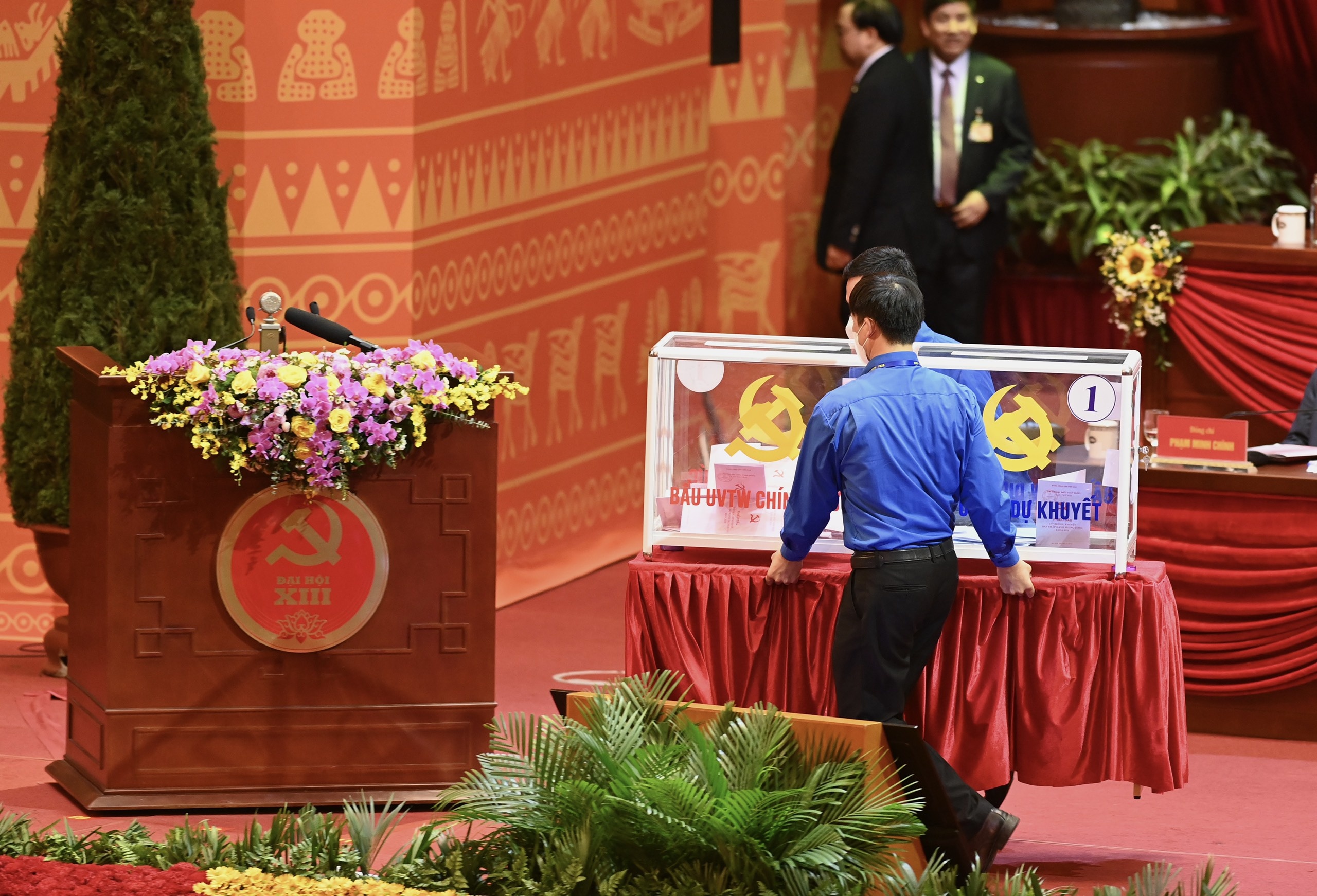 ban 200 uy vien trung uong khoa moi anh 9