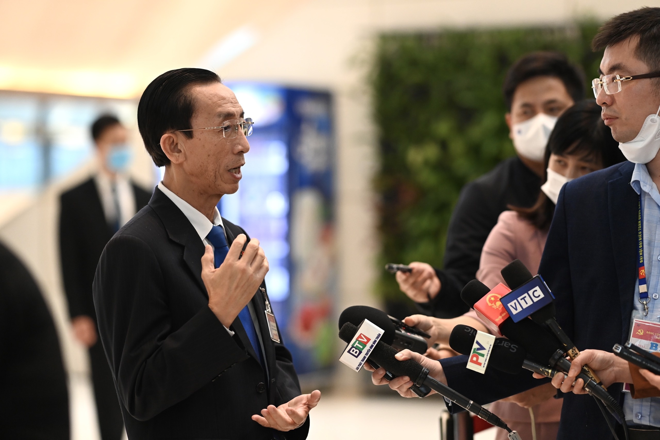 bo phieu bau Uy vien Trung uong khoa XIII anh 1