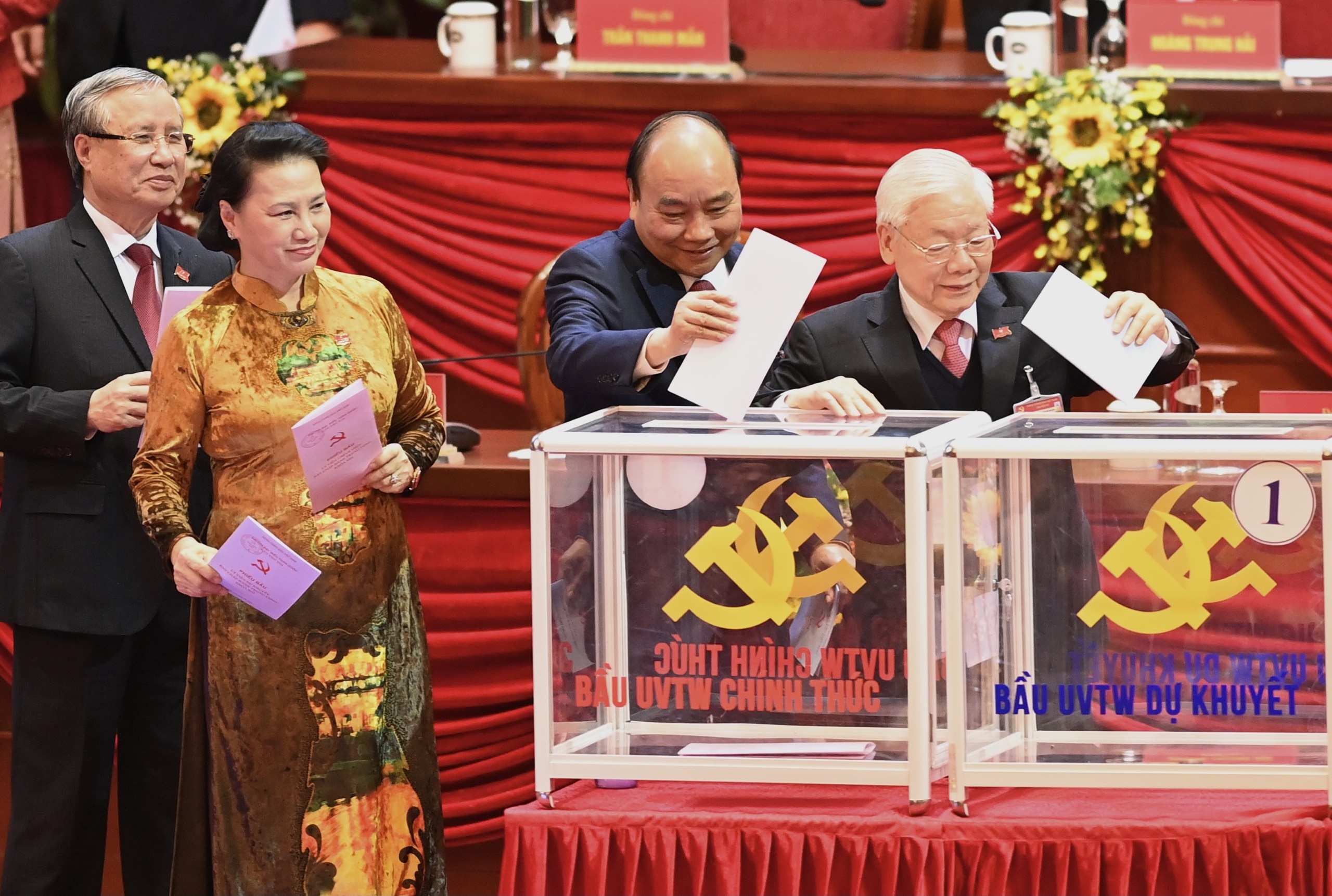 Bo phieu bau Ban Chap hanh Trung uong khoa XIII hinh anh