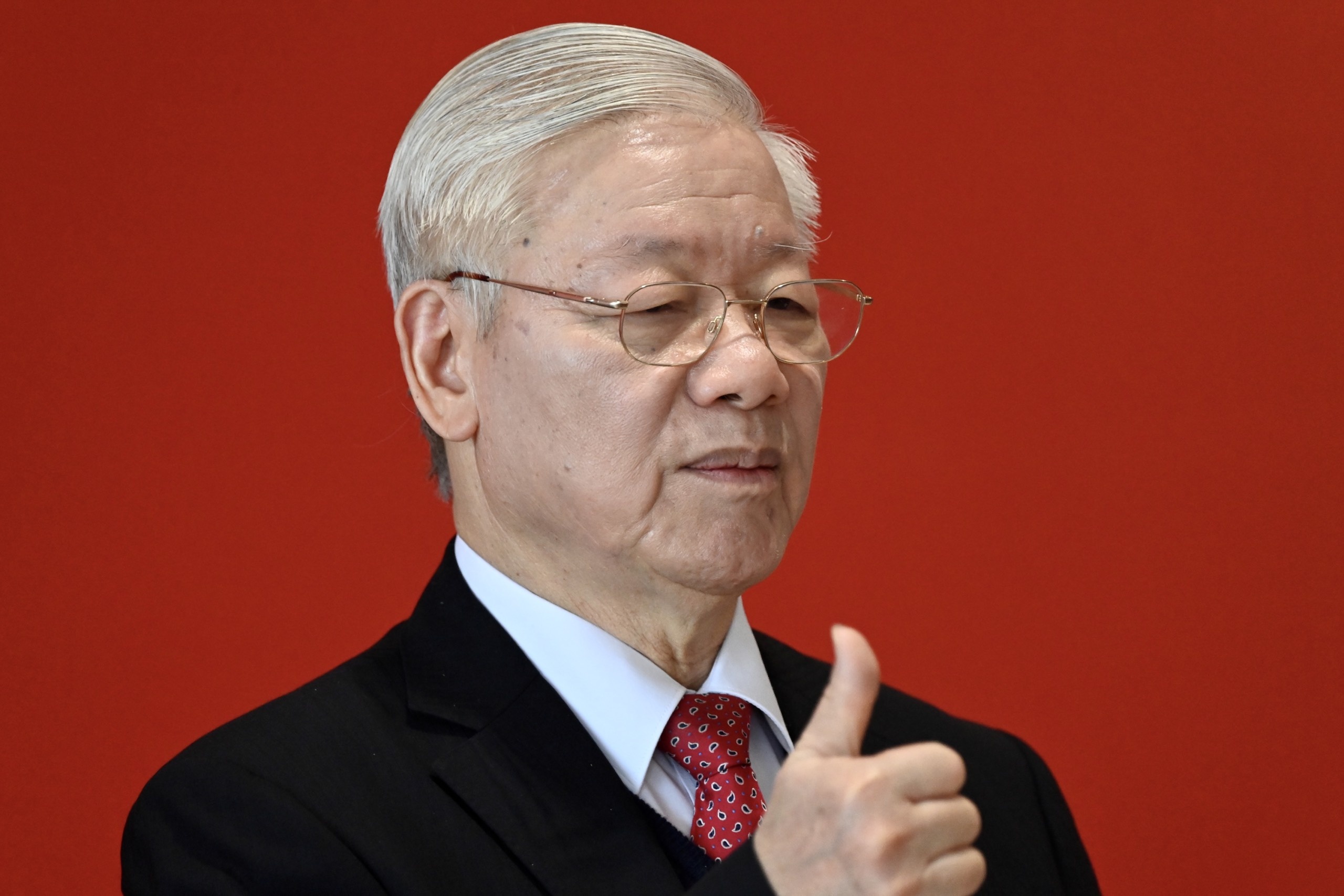 'Mong Tong bi thu nhieu suc khoe de vung tay cheo lai' hinh anh