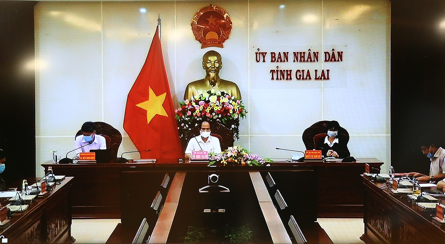 xet nghiem toan bo nhan vien san bay Pleiku anh 1