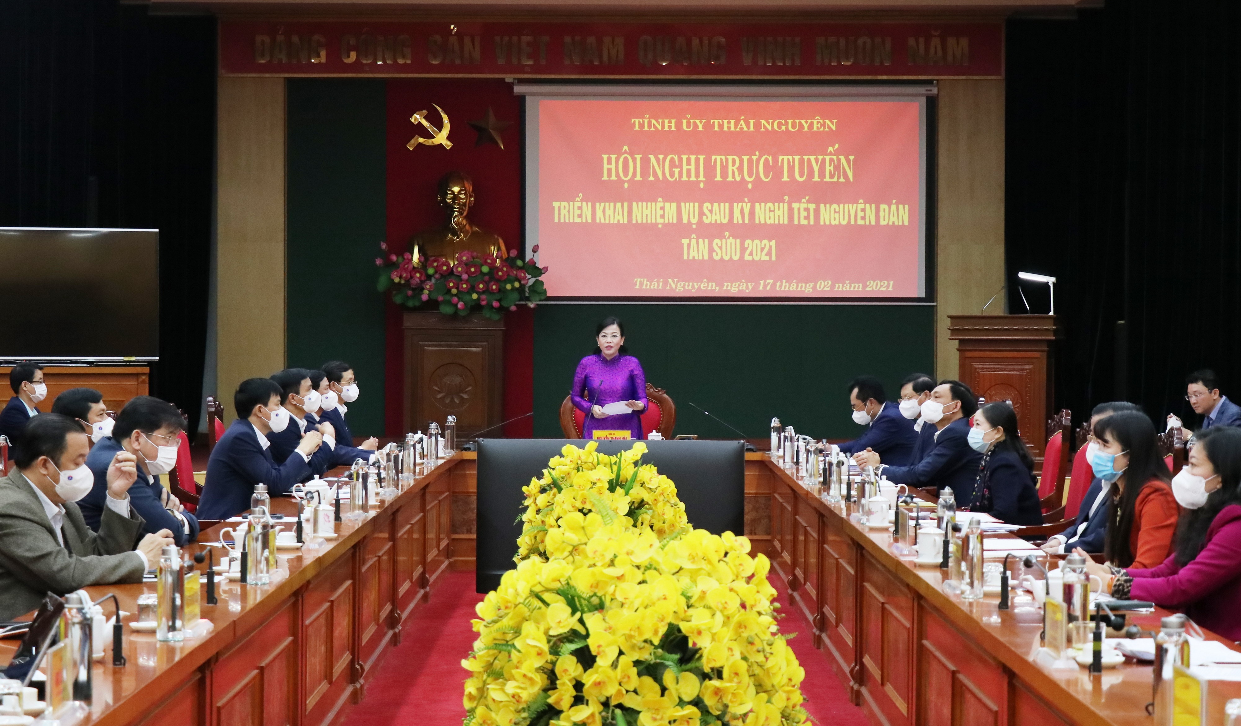 Bi thu Thai Nguyen yeu cau han che to chuc hoi nghi anh 1