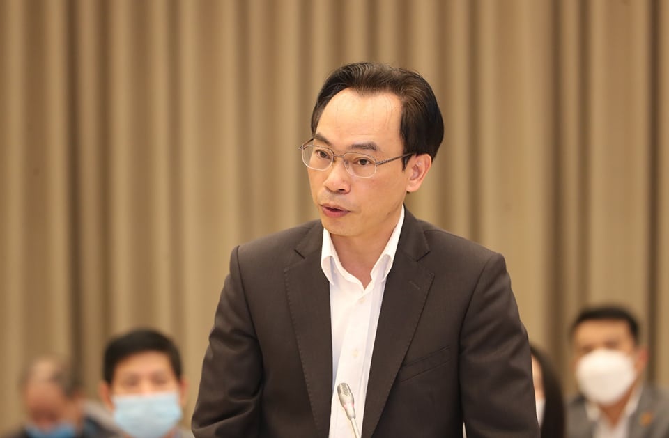 De nghi manh dan dua hoc sinh tieu hoc tro lai truong anh 1