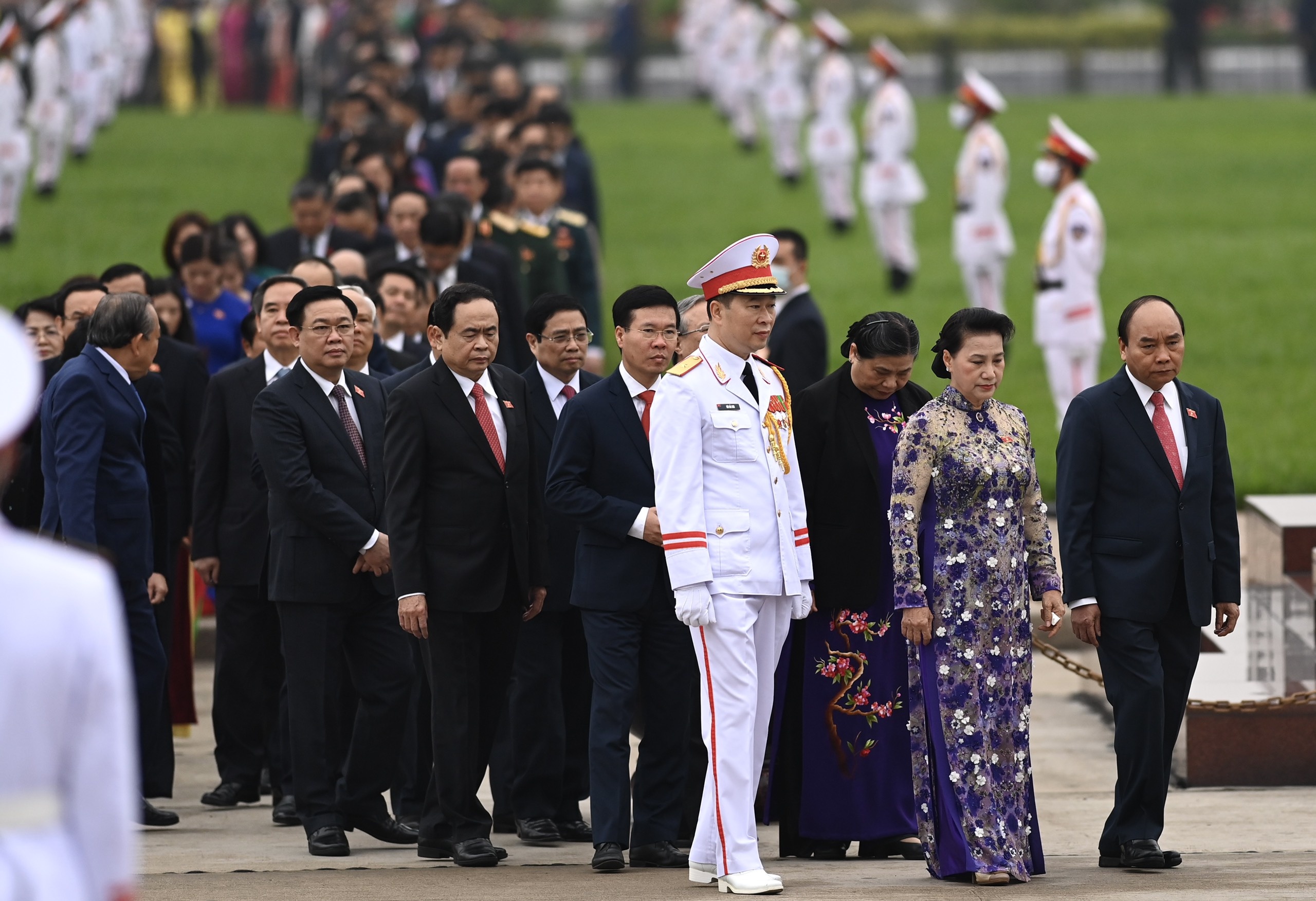 lanh dao Dang,  Nha nuoc cung cac dai bieu vao vieng Lang anh 2