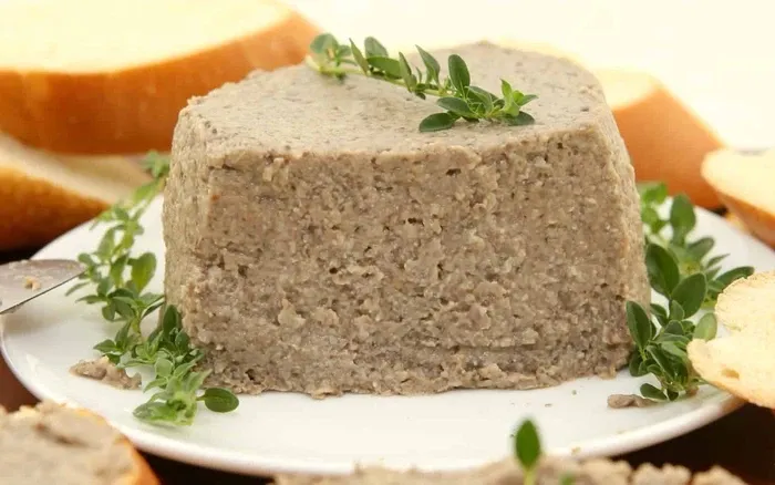 Chua the khang dinh gia dinh o Binh Duong bi ngo doc do pate chay hinh anh