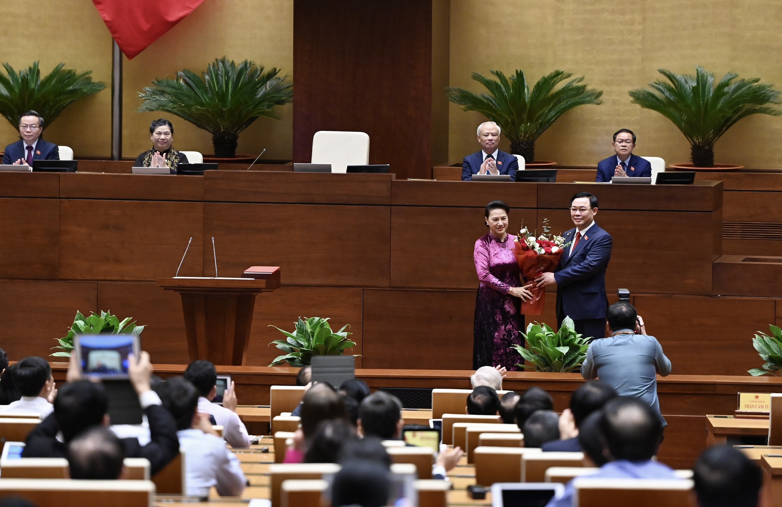 chia se cua tan Chu tich Quoc hoi Vuong Dinh Hue anh 1