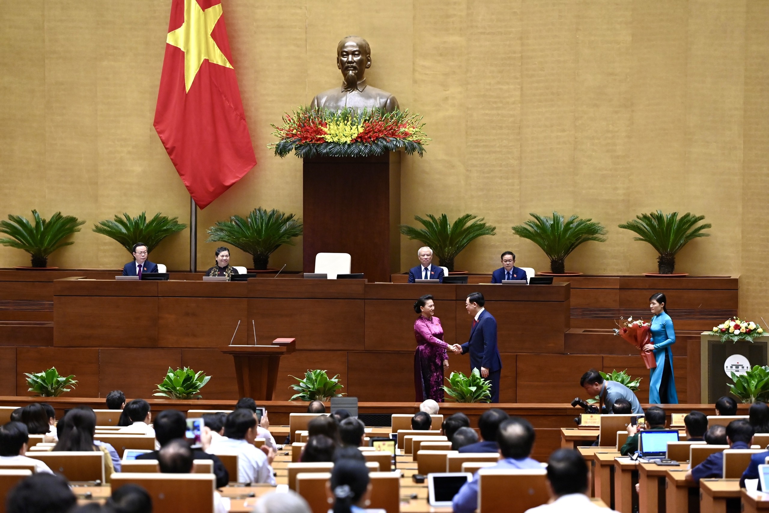 Le tuyen the nham chuc cua Chu tich Quoc hoi Vuong Dinh Hue anh 6