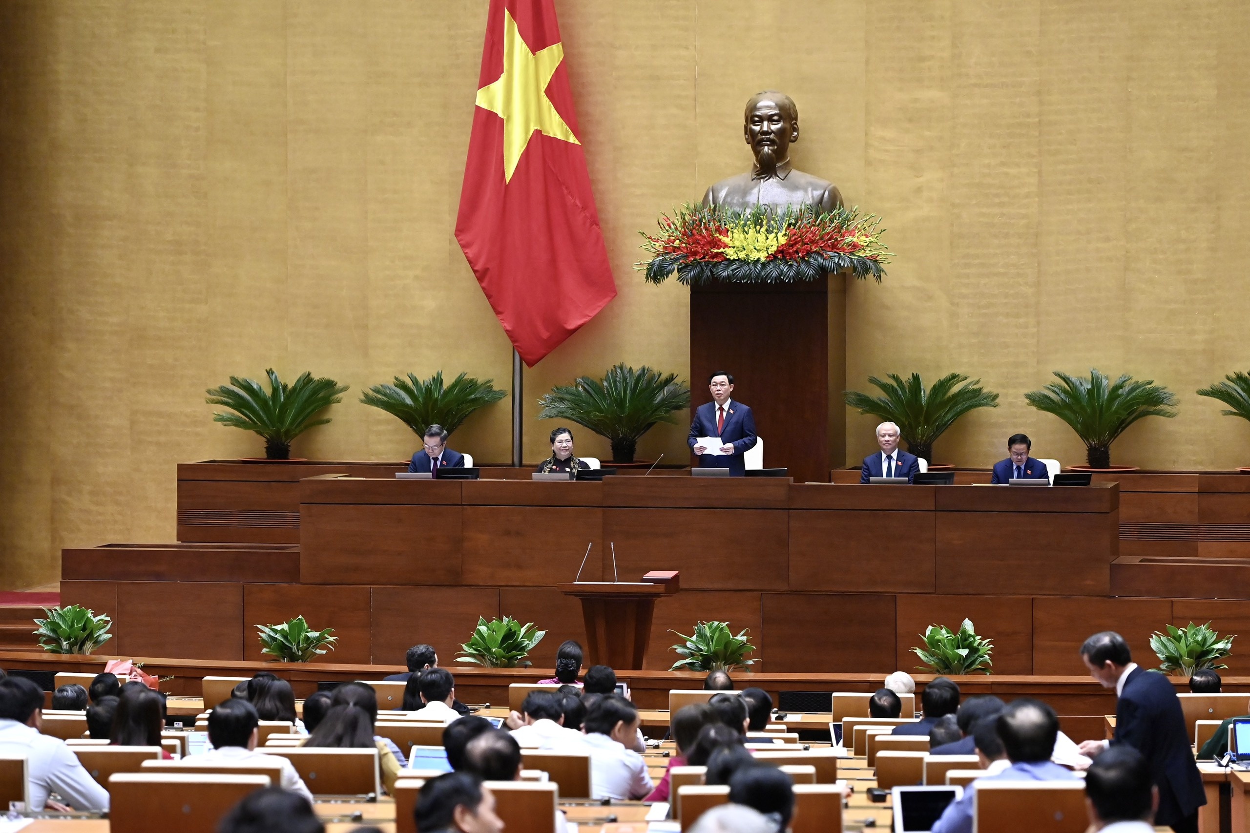 Le tuyen the nham chuc cua Chu tich Quoc hoi Vuong Dinh Hue anh 9