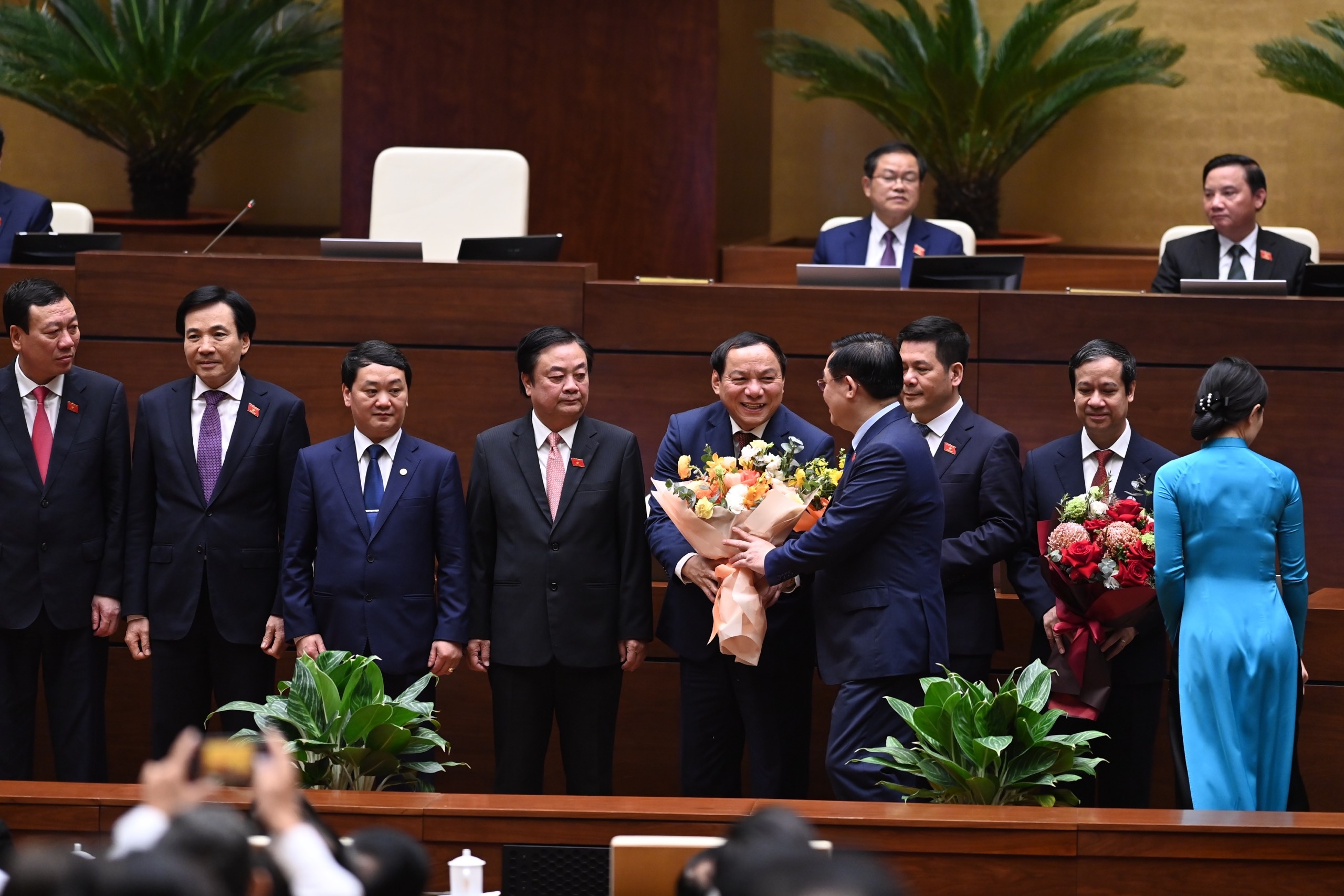 14 thanh vien Chinh phu moi ra mat anh 9