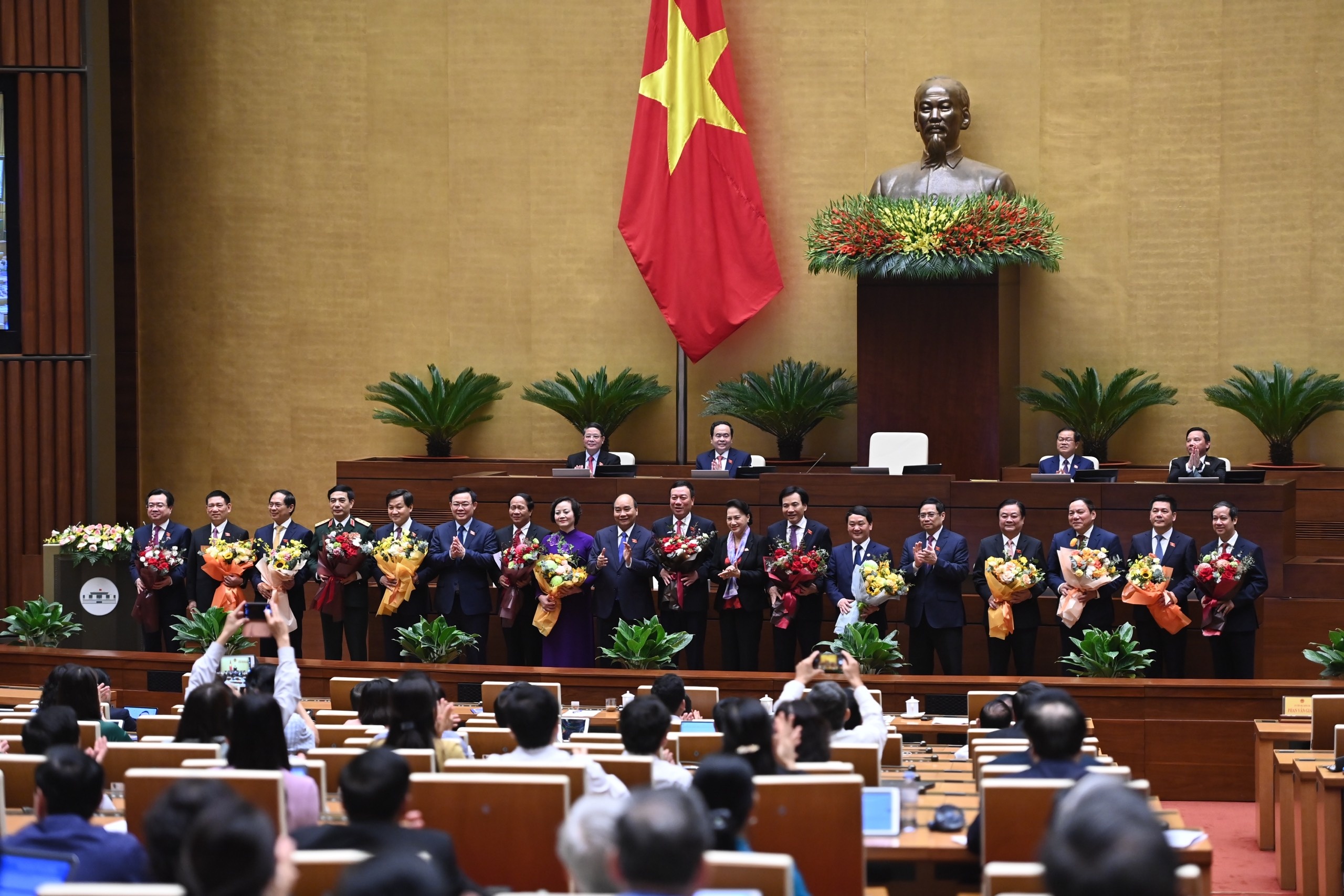 be mac ky hop cuoi cung Quoc hoi khoa XIV anh 2